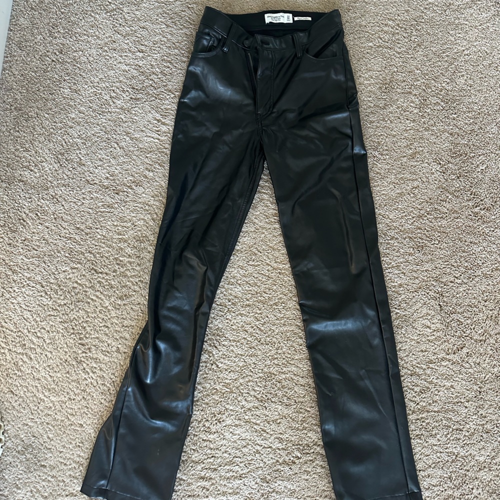 Abercrombie 90s Straight Ultra High rise Leather Pants